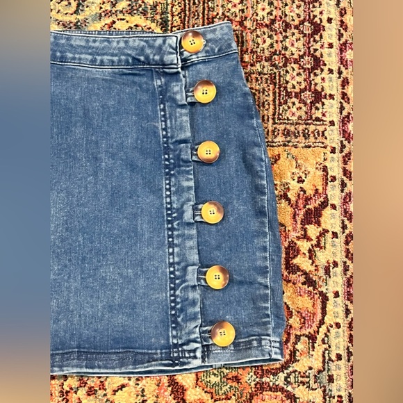 FINAL PRICD DROP Free People Little Daisies Blue Denim Button Front Mini Skirt - Picture 4 of 7
